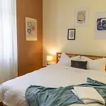 Designer With Views - Prime Location Apartment