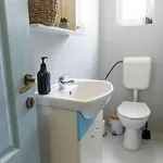 Designer With Views - Prime Location Apartment *