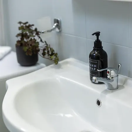 Designer - Views In The Heart Of Town شقة