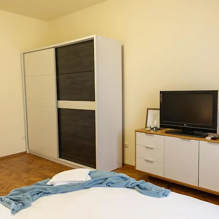 Designer - Views In The Heart Of Town شقة تيميشورا