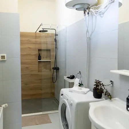 Designer - Views In The Heart Of Town *