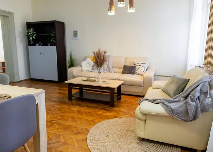 Designer With Views - Prime Location Apartamento