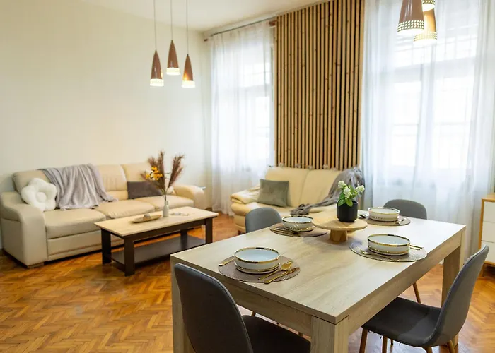 Apartment Designer With Views - Prime Location *