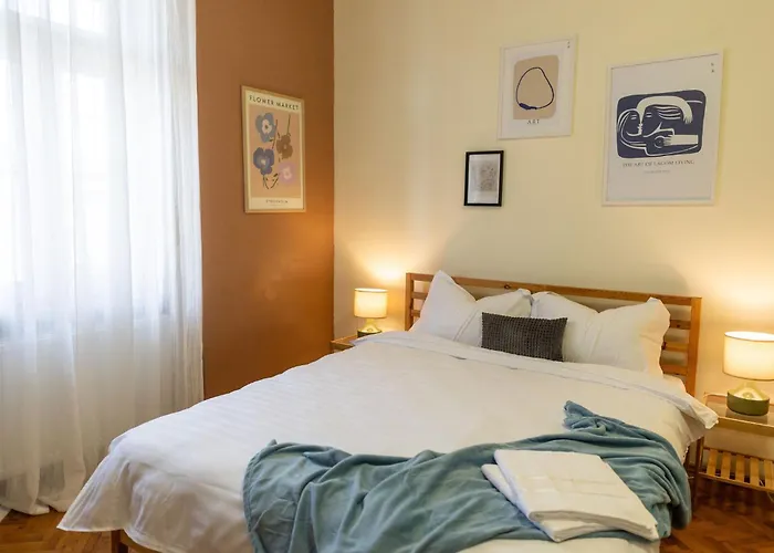 Designer With Views - Prime Location Apartment