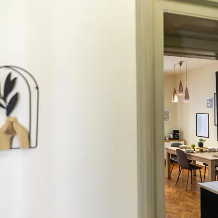 Designer - Views In The Heart Of Town *